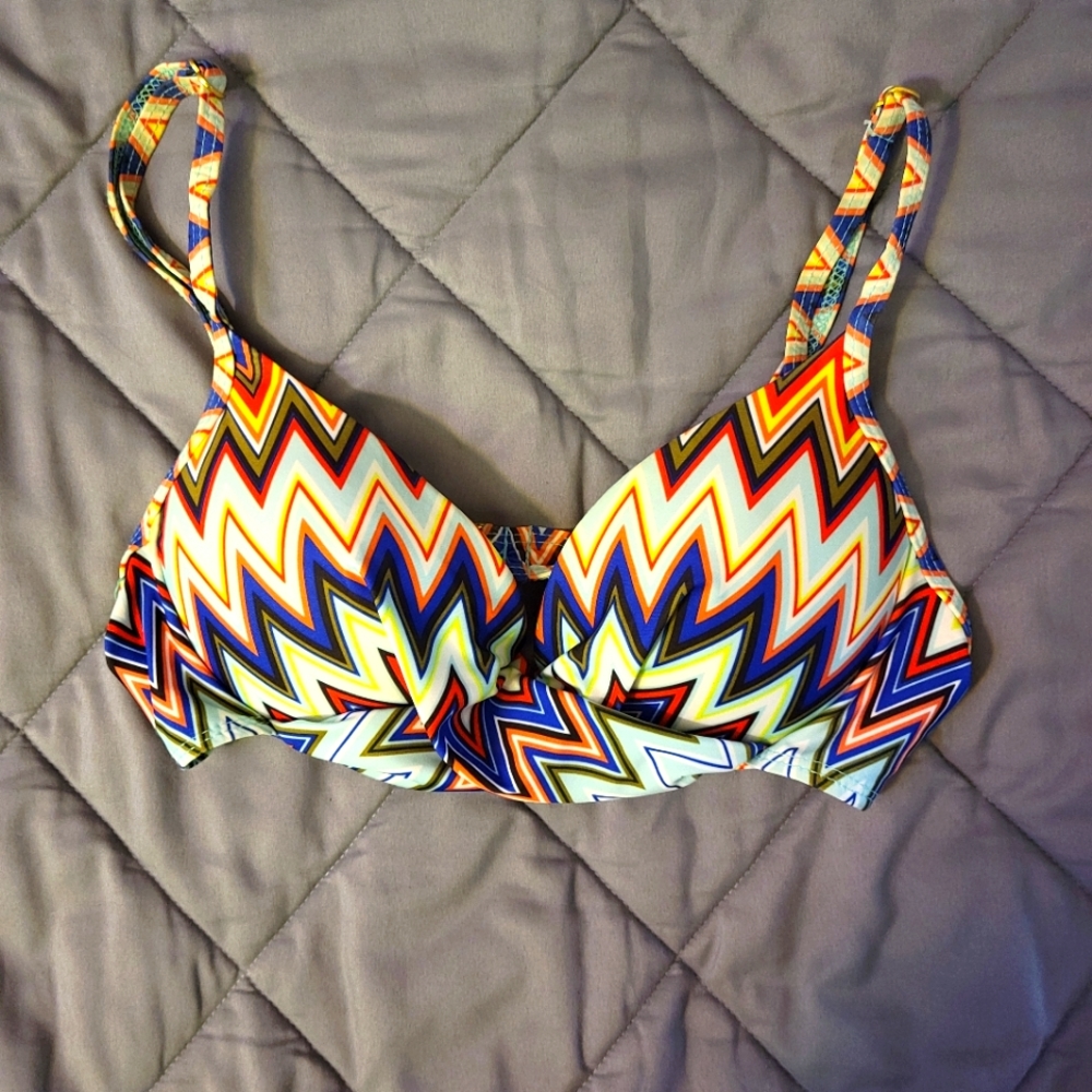 Womens cheveron bikini top